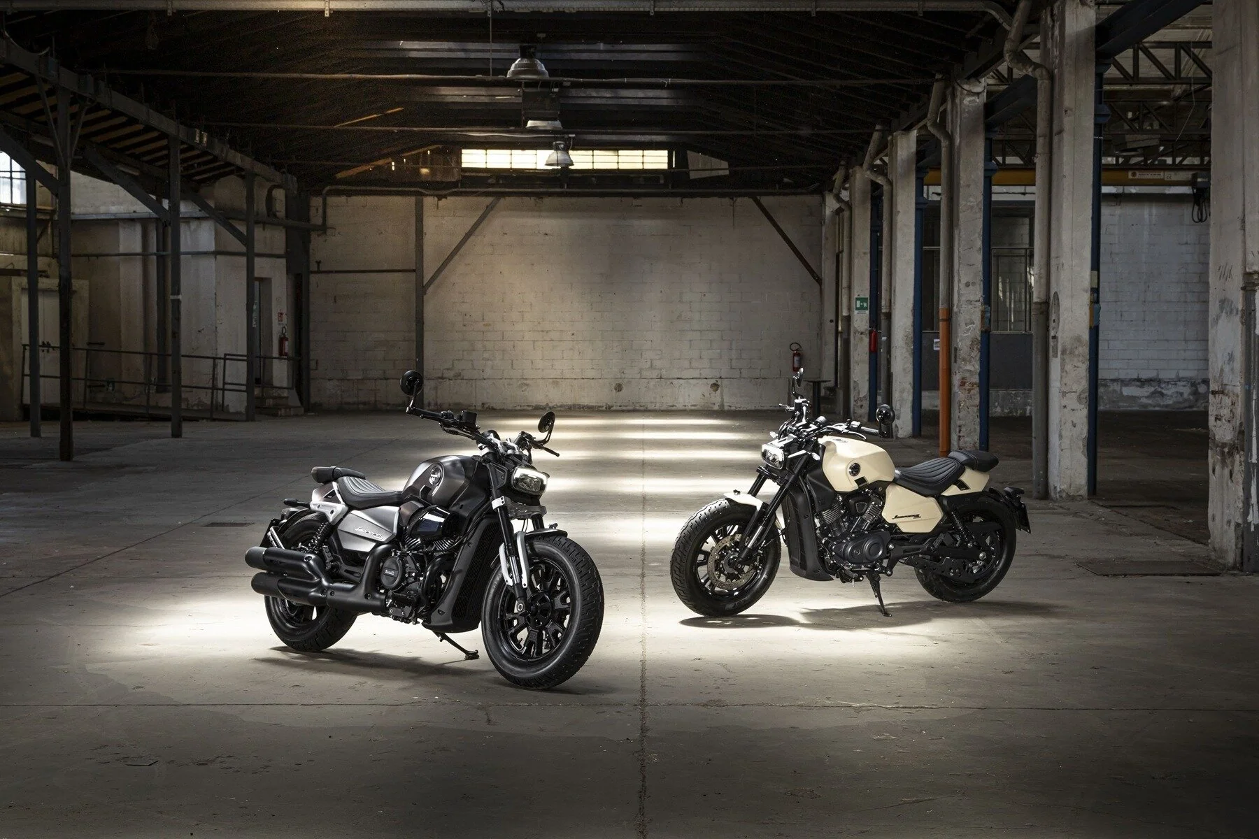 Benelli Leoncino Bobber 400 - Image 11