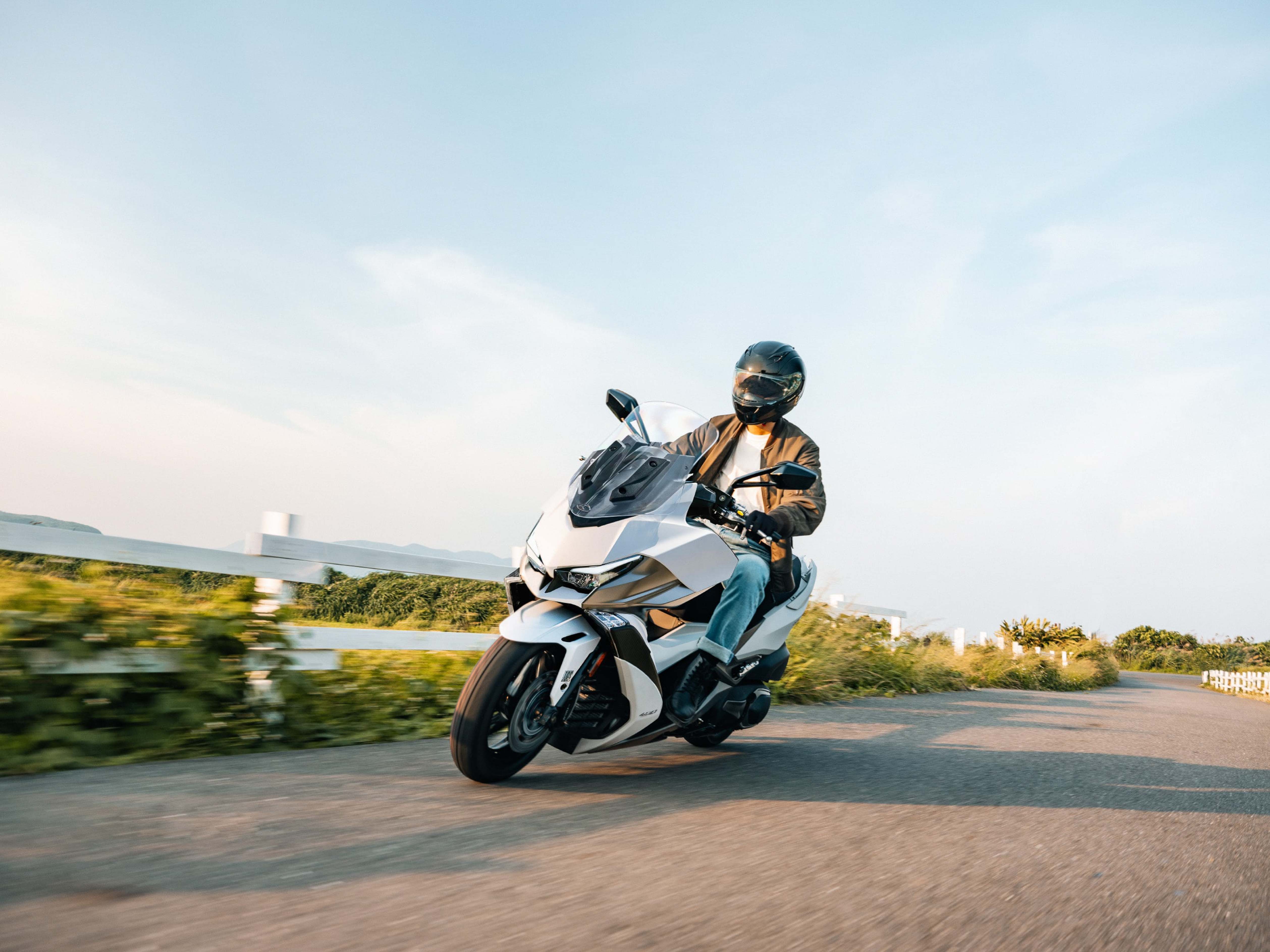 Kymco Xciting VS 400 - Image 11