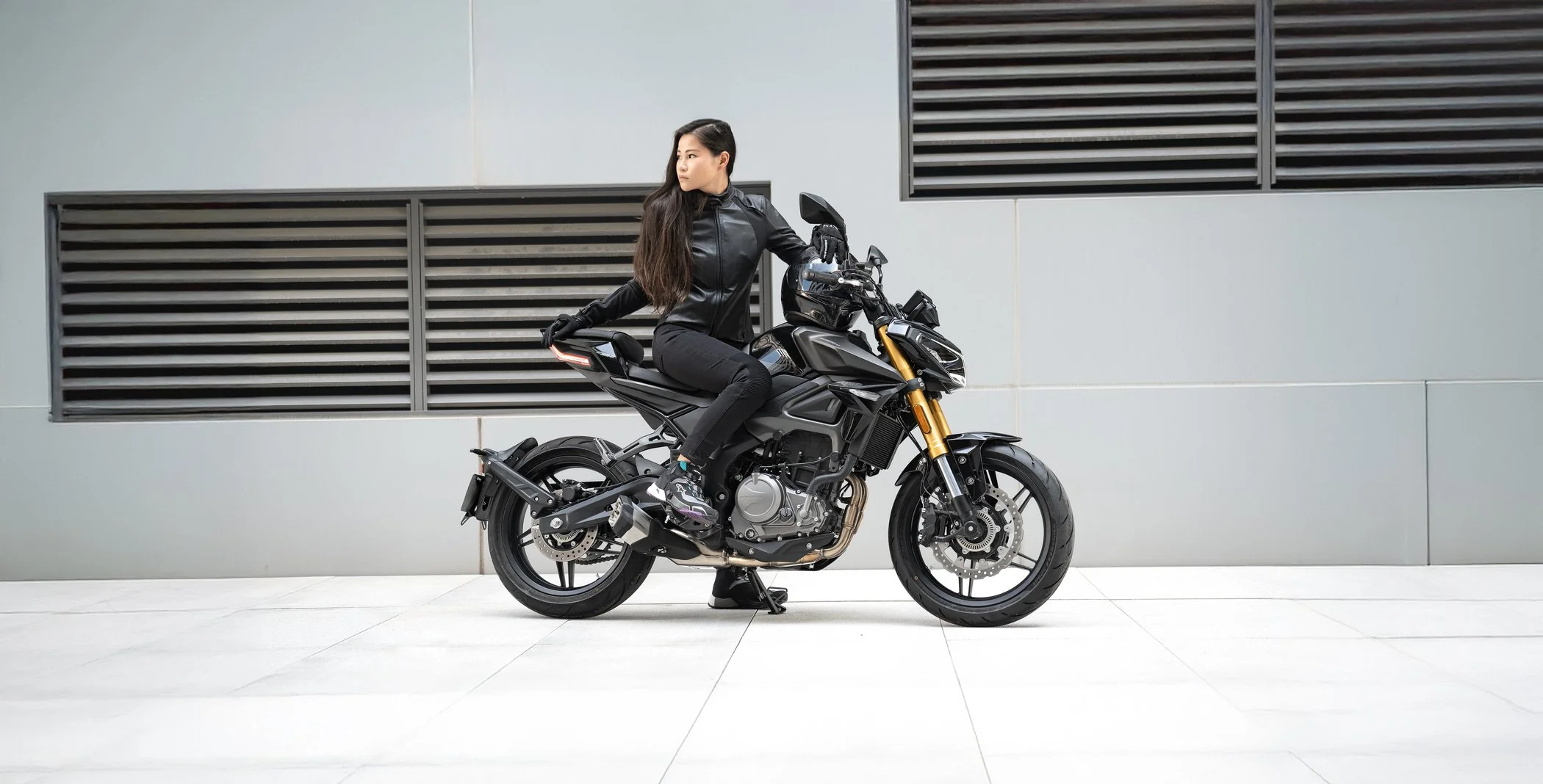 Morbidelli F352 - Image 14